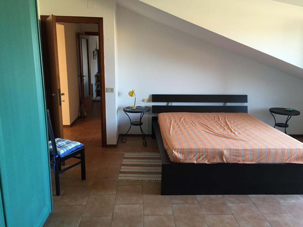 Ferienwohnung Mansarda Mare Altidona Zimmer foto