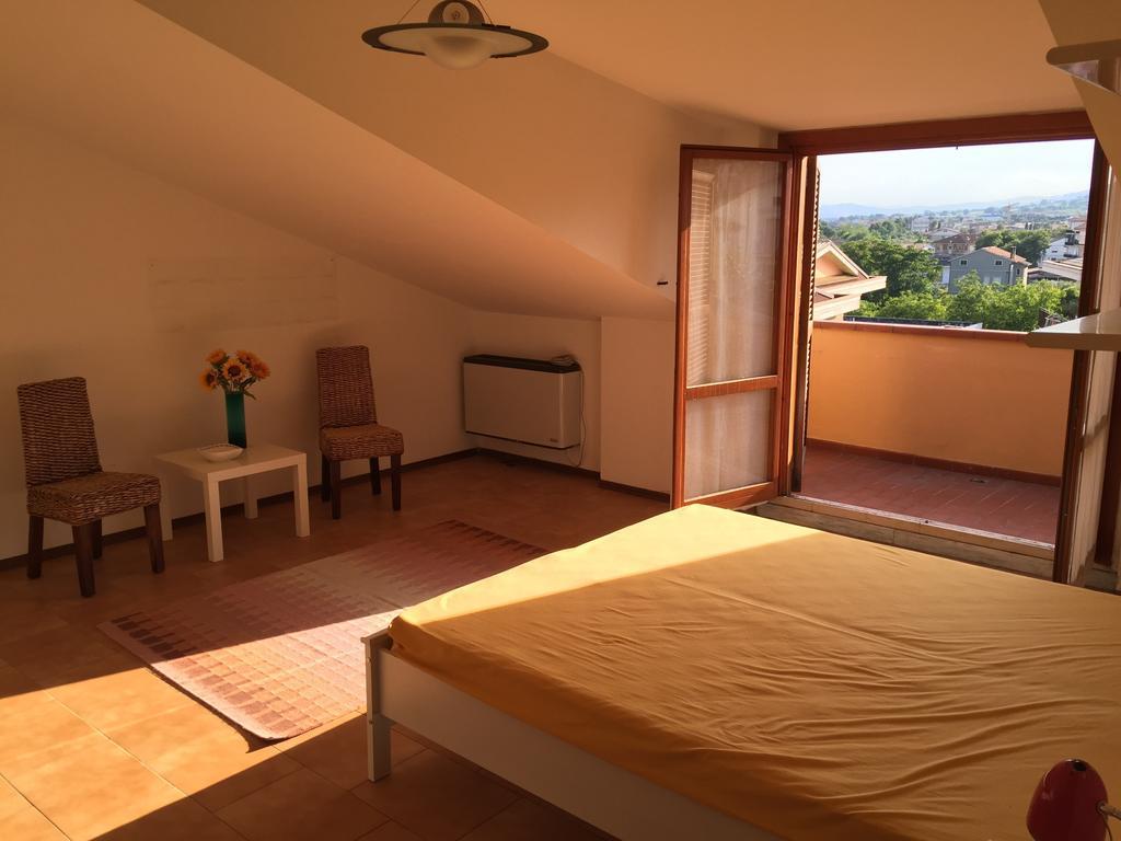 Ferienwohnung Mansarda Mare Altidona Zimmer foto