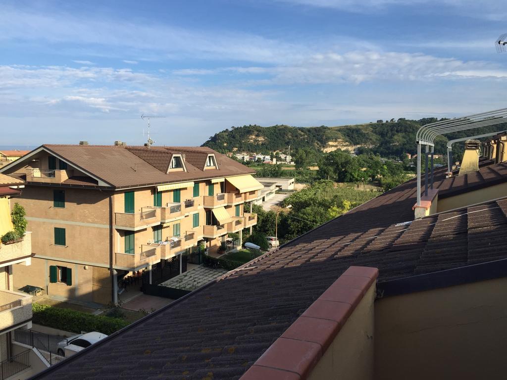 Ferienwohnung Mansarda Mare Altidona Zimmer foto